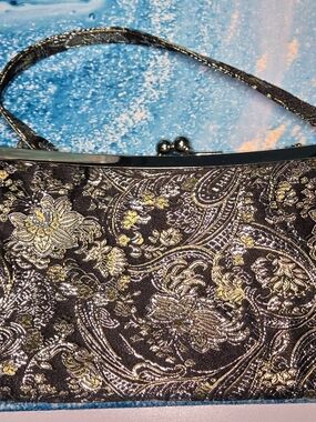 Elegant Metallic Floral Evening Bag - Black & Gold